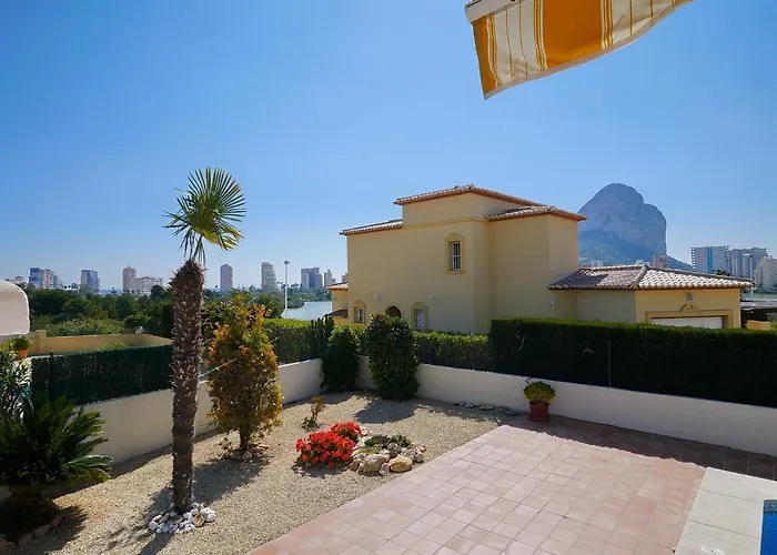 Villa Salinas